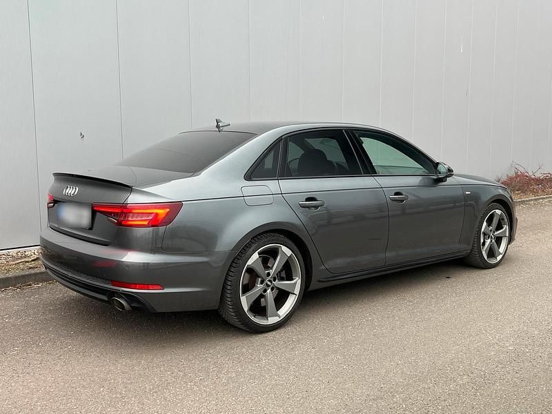 Gebraucht Audi A4 Sport 252 PS (185 kW) 2018 Grau Limousine