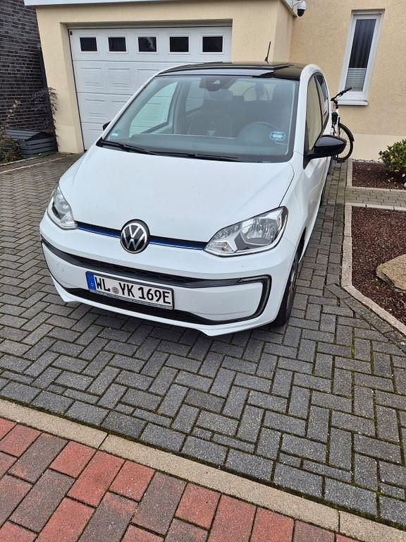 Weiß Gebraucht 2021 VW e-up! Kleinwagen | 13.500 € (Guter Preis) - Bild 1/4