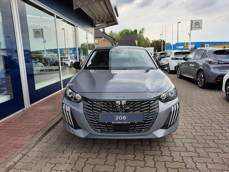 Selenium grau Neu 2025 Peugeot 208 Allure Kleinwagen | 26.985 € (Etwas zu teuer) - Bild 1/4