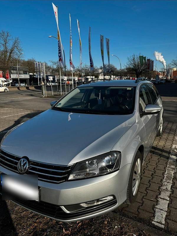 Gebraucht VW Passat 140 PS (102 kW) 2011 Silber Kombi