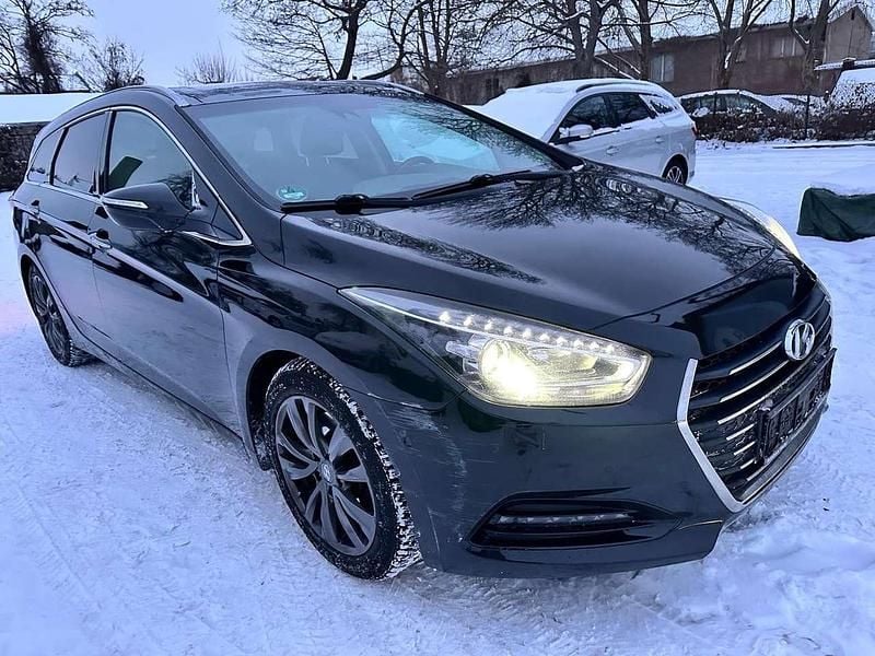 Phantom black / mic Gebraucht 2016 Hyundai i40 Premium Kombi | 8.490 € (Guter Preis) - Bild 1/4