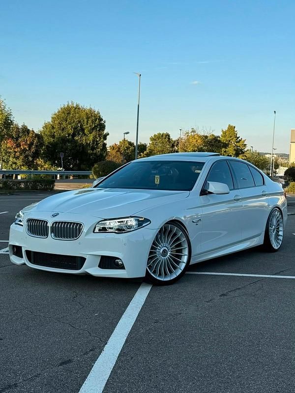 Weiß Gebraucht 2013 BMW 530 Advantage Limousine | 22.800 € - Bild 1/4