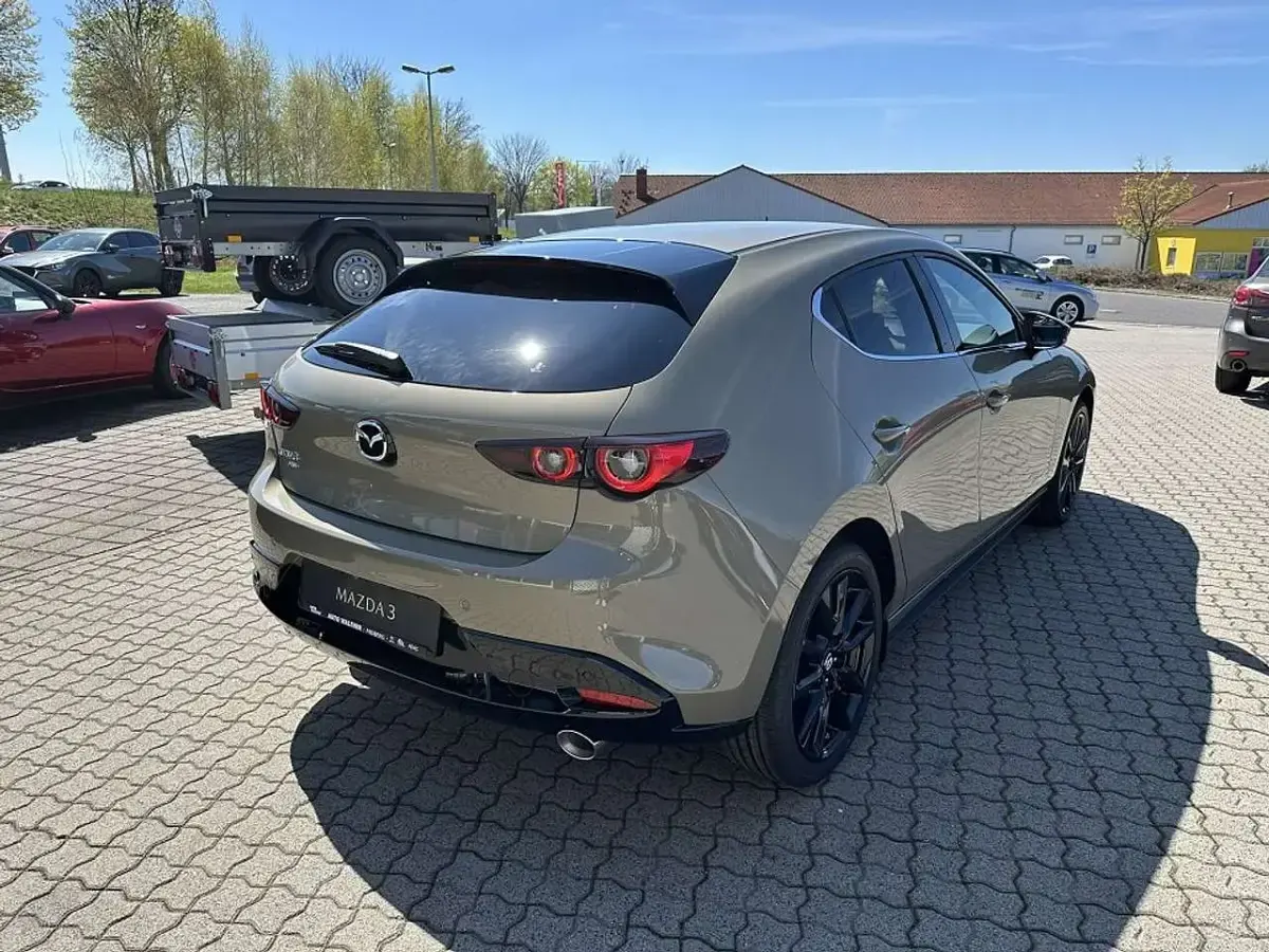 Neu Mazda 3 Exclusive-Line 186 PS (136 kW) 2026 Zircon sand Limousine