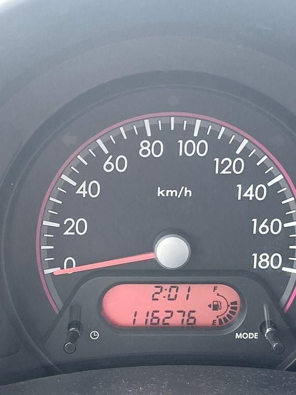 Gebraucht Nissan Pixo 68 PS (50 kW) 2011 Weiß Kleinwagen