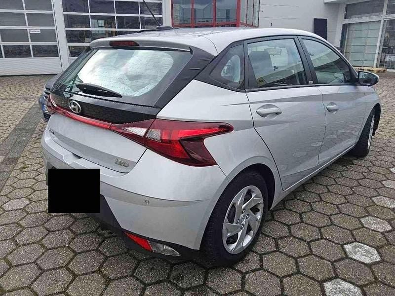 Gebraucht Hyundai i20 101 PS (74 kW) 2021 Silber Kleinwagen