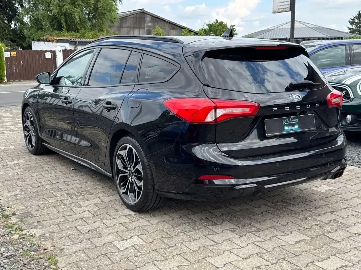 Gebraucht Ford Focus ST-Line 150 PS (110 kW) 2020 Schwarz Kombi
