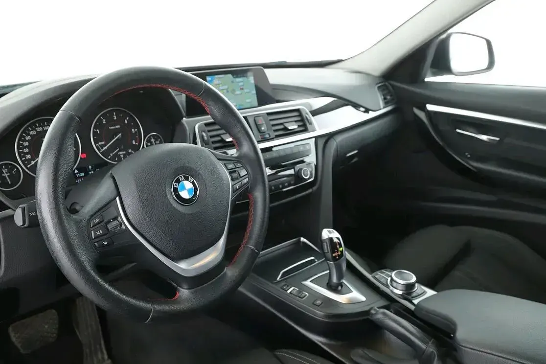 Gebraucht BMW 318 Sport Line 150 PS (110 kW) 2018 Grau Kombi