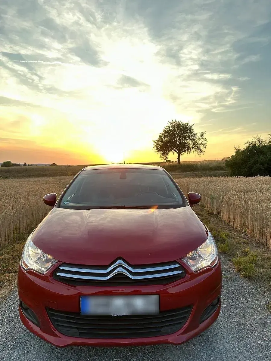 Gebraucht Citroën C4 Exclusive 111 PS (81 kW) 2012 Rot Limousine