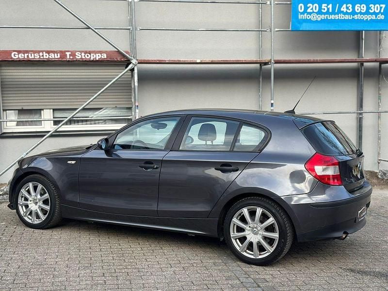 Gebraucht BMW 116 116 PS (85 kW) 2005 Sparkling graphite metallic Kleinwagen