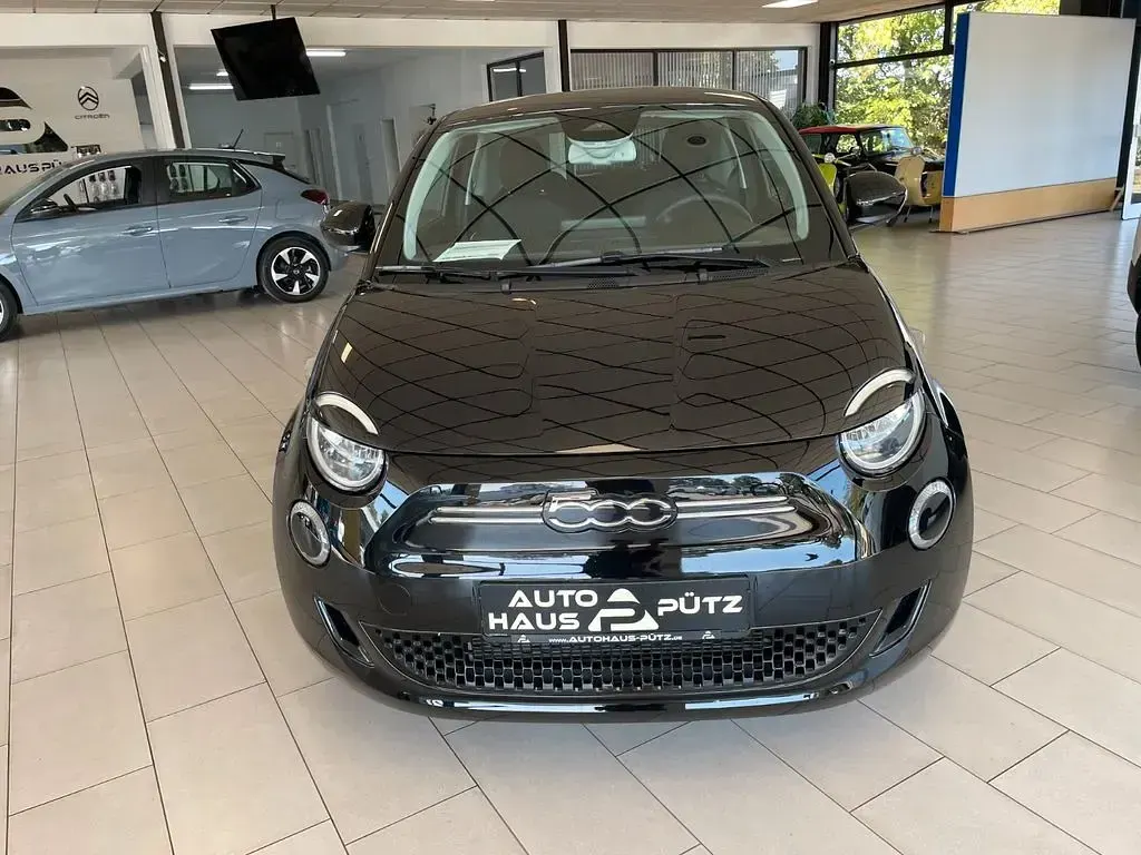 Gebraucht Fiat 500e Basis 86 kW (118 PS) 2023 Schwarz Limousine
