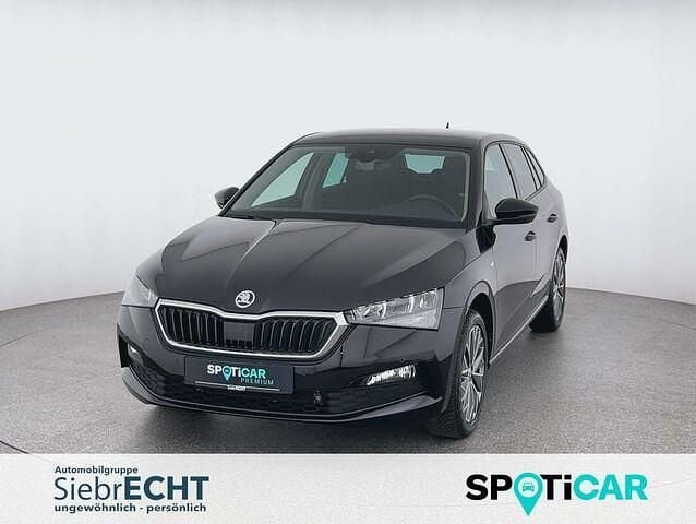 Schwarz (metallic) Gebraucht 2024 Skoda Scala Ambition Kleinwagen | 21.970 € (Fairer Preis) - Bild 1/1