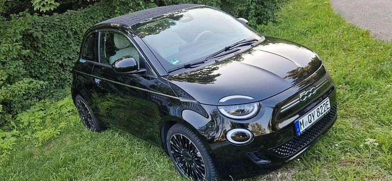 Schwarz Gebraucht 2022 Fiat 500e La Prima Cabrio | 19.800 € (Superpreis) - Bild 1/4