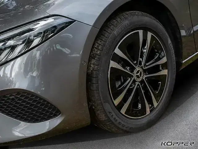 Gebraucht Mercedes A250 Advanced 218 PS (160 kW) 2025 Grau Limousine