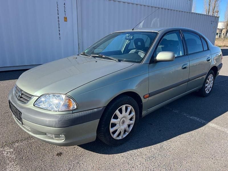 Gebraucht Toyota Avensis Sol 129 PS (94 kW) 2002 Grau Limousine