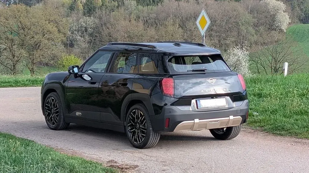 Usado Mini Aceman 135 kW (184 HP) 2025 Preto SUV