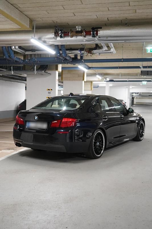 Gebraucht BMW 520 M Sport 163 PS (119 kW) 2011 Blau Limousine