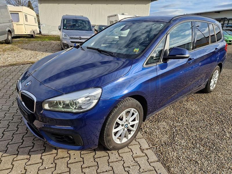Blau Gebraucht 2016 BMW 218 Gran Tourer Advantage Van / Kleinbus | 8.250 € (Superpreis) - Bild 1/4