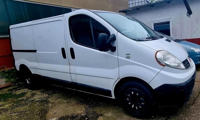 Gebraucht Renault Trafic 90 PS (66 kW) 2011 Weiß Van / Kleinbus