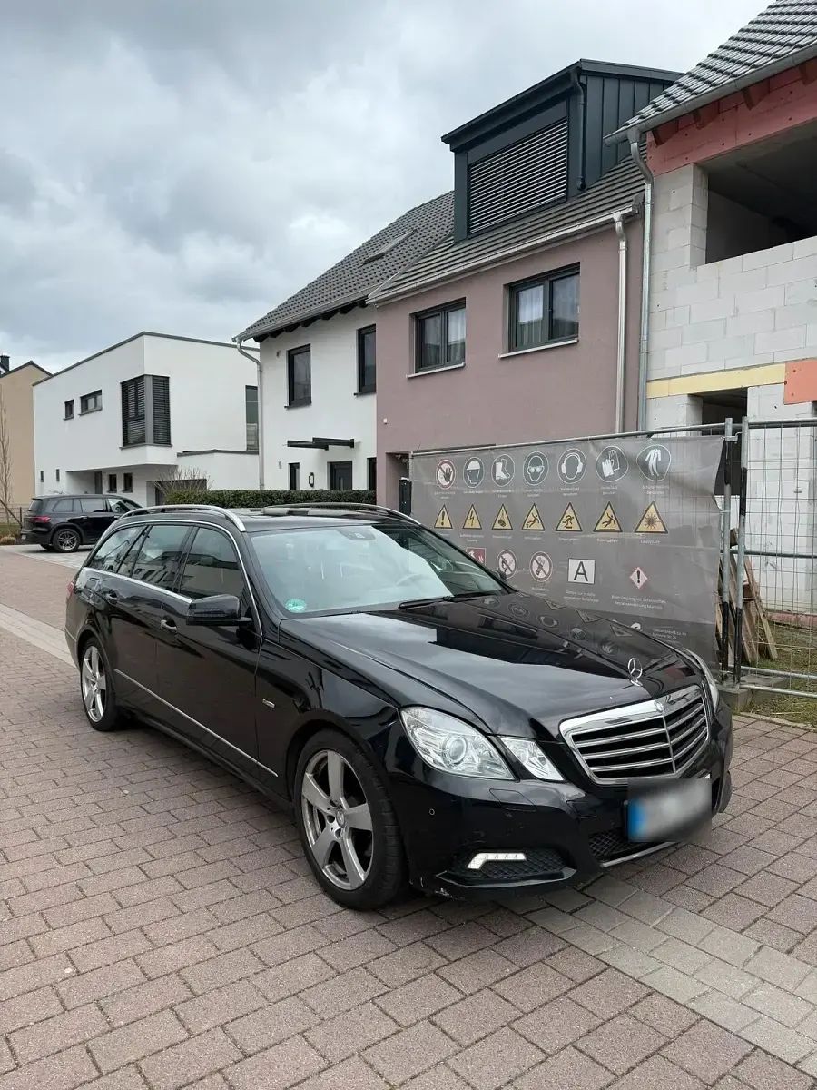 Gebraucht Mercedes E350 231 PS (169 kW) 2010 Schwarz Kombi