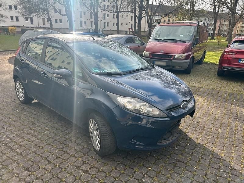 Gebraucht Ford Fiesta 92 PS (67 kW) 2009 Blau Kleinwagen