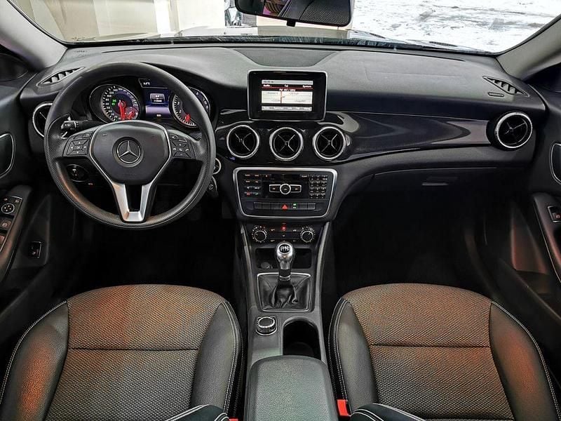 Gebraucht Mercedes CLA180 122 PS (89 kW) 2014 Schwarz Limousine