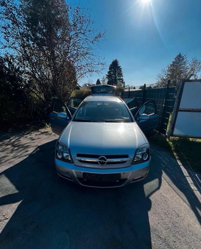 Silber Gebraucht 2005 Opel Vectra Kombi | 1.050 € - Bild 1/4