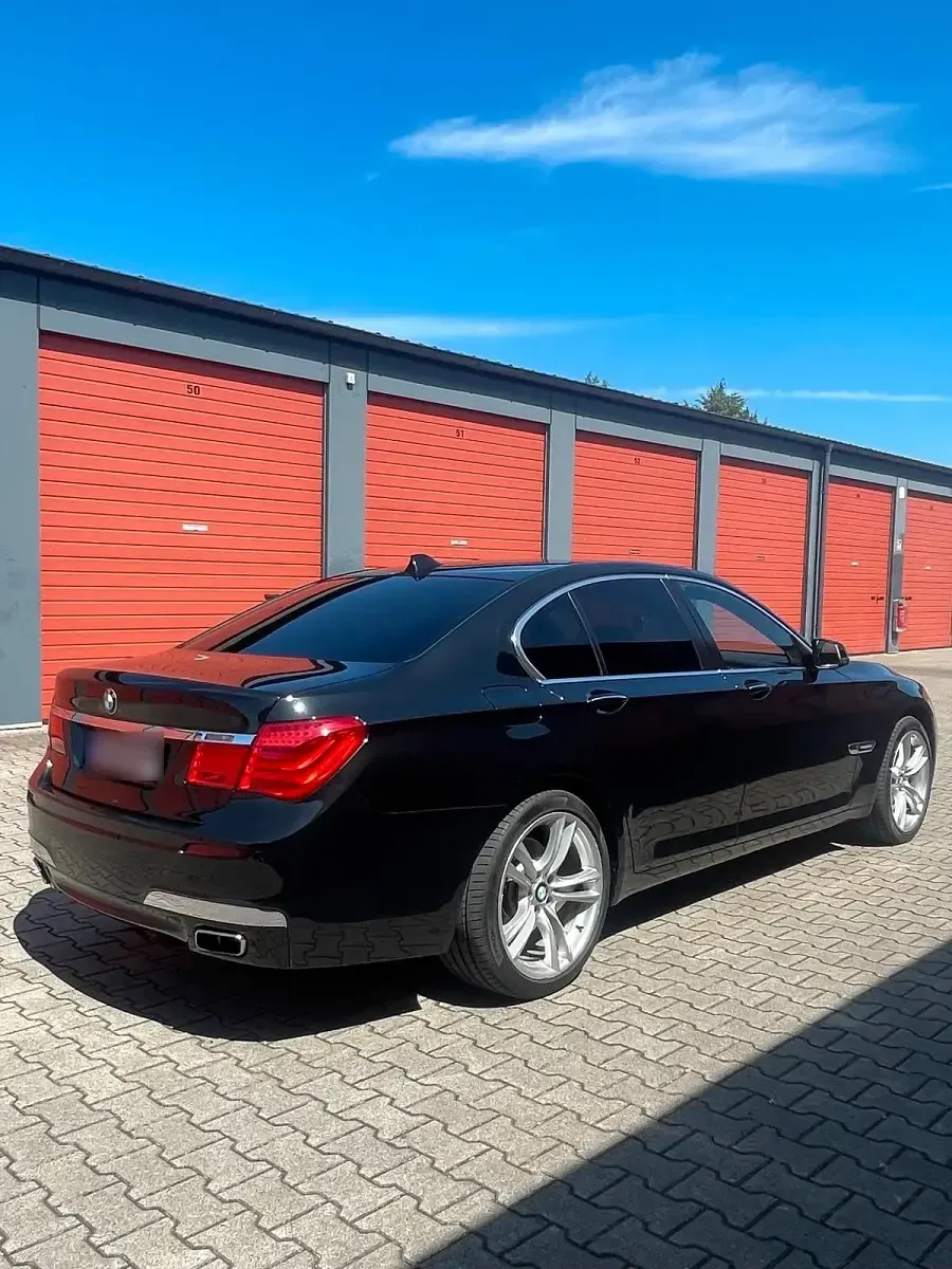 Gebraucht BMW 740 M Sport 407 PS (299 kW) 2011 Schwarz Limousine