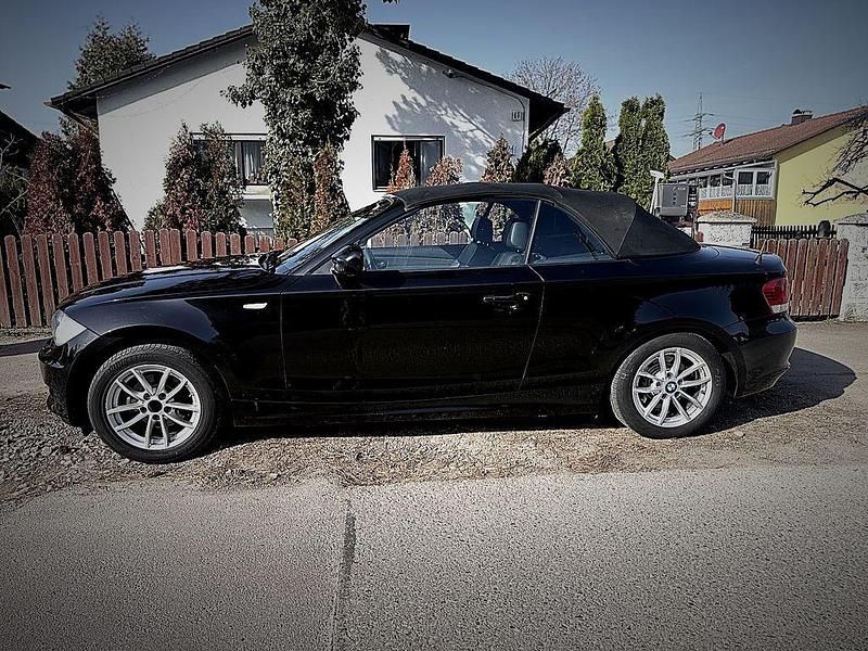 Gebraucht BMW 118 Cabriolet 143 PS (105 kW) 2011 Schwarz Cabrio