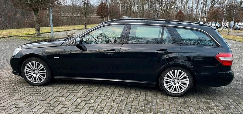 Gebraucht Mercedes E250 204 PS (150 kW) 2010 Schwarz Kombi