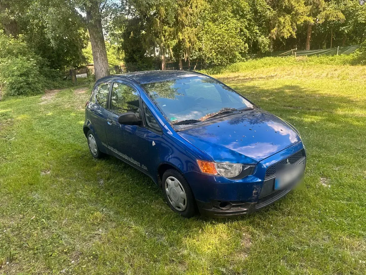 Gebraucht Mitsubishi Colt 75 PS (55 kW) 2010 Blau Kleinwagen
