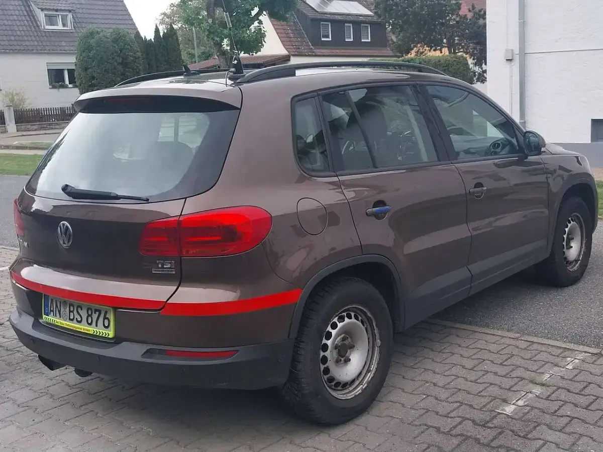 Gebraucht VW Tiguan Freestyle 122 PS (89 kW) 2012 Braun SUV
