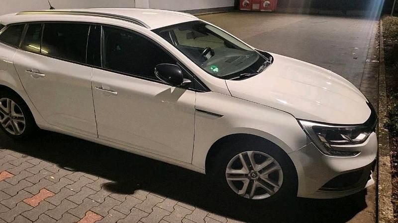 Weiß Gebraucht 2019 Renault Mégane GrandTour Kombi | 9.500 € (Guter Preis) - Bild 1/4