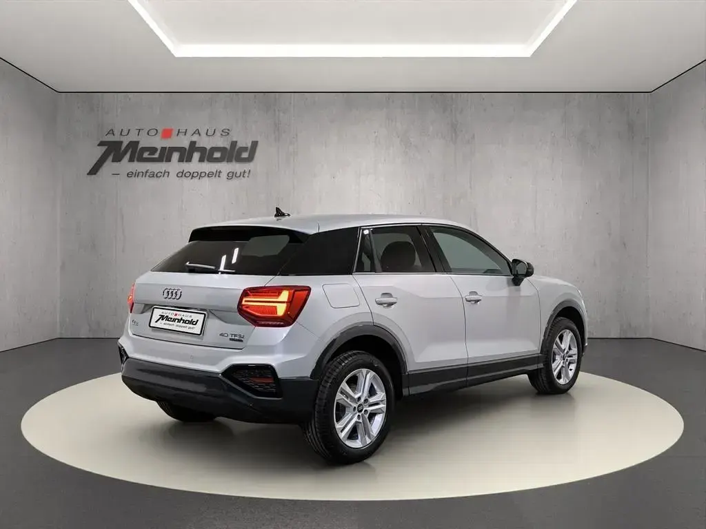 Neu Audi Q2 Advanced Plus 190 PS (139 kW) 2026 Silber SUV