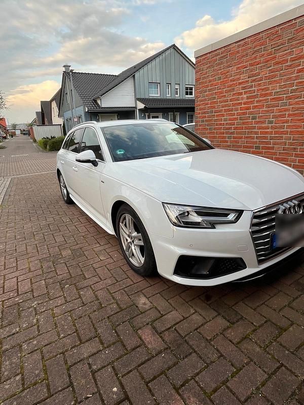 Weiß Gebraucht 2019 Audi A4 S-Line Kombi | 20.500 € (Fairer Preis) - Bild 1/4