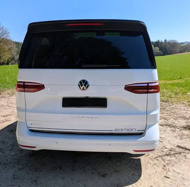 Gebraucht VW Multivan Edition 218 PS (160 kW) 2023 Weiß Van / Kleinbus