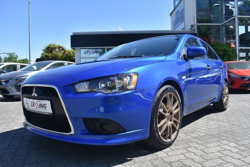 Laserblau Gebraucht 2017 Mitsubishi Lancer Sportback Basis Limousine | 16.990 € - Bild 1/4