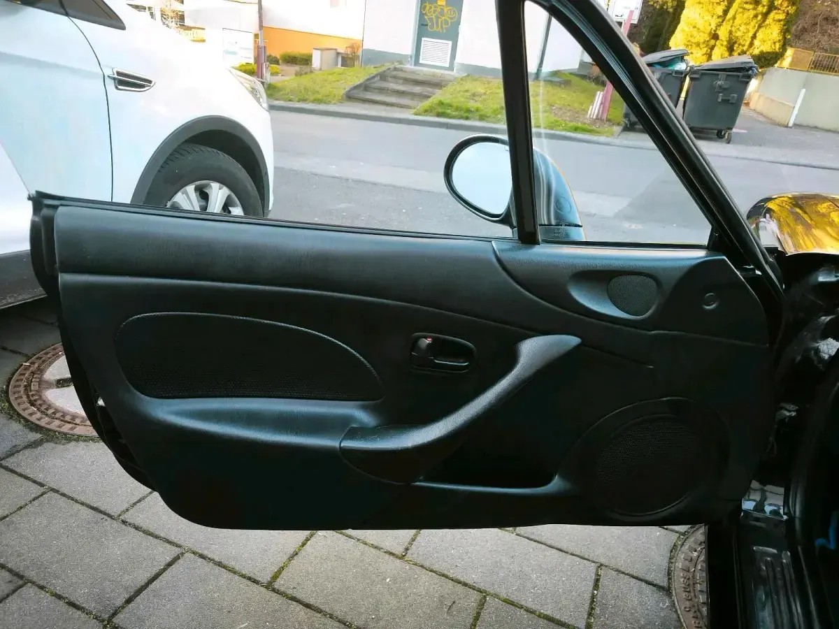 Używany Mazda MX5 139 KM (102 kW) 2001 Czarny Kabriolet