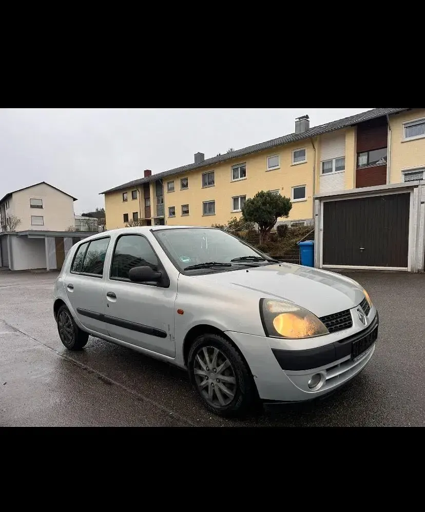 Gebraucht Renault Clio 75 PS (55 kW) 2003 Grau Kleinwagen