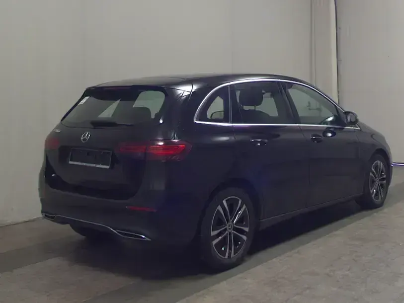 Gebraucht Mercedes B180 Progressive 116 PS (85 kW) 2023 Schwarz Van / Kleinbus