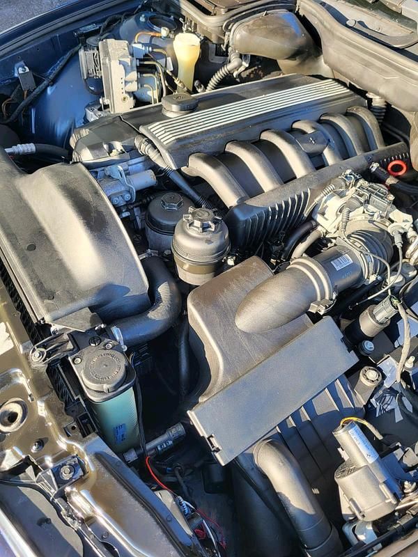 Gebraucht BMW 523 170 PS (125 kW) 1997 Violet Limousine