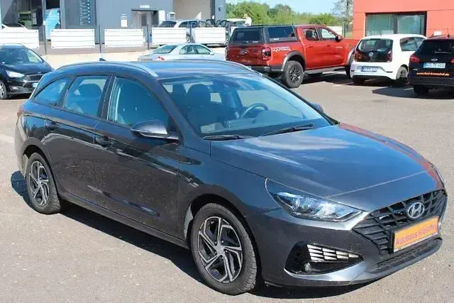 Gebraucht Hyundai i30 Select 120 PS (88 kW) 2022 Grau Kombi