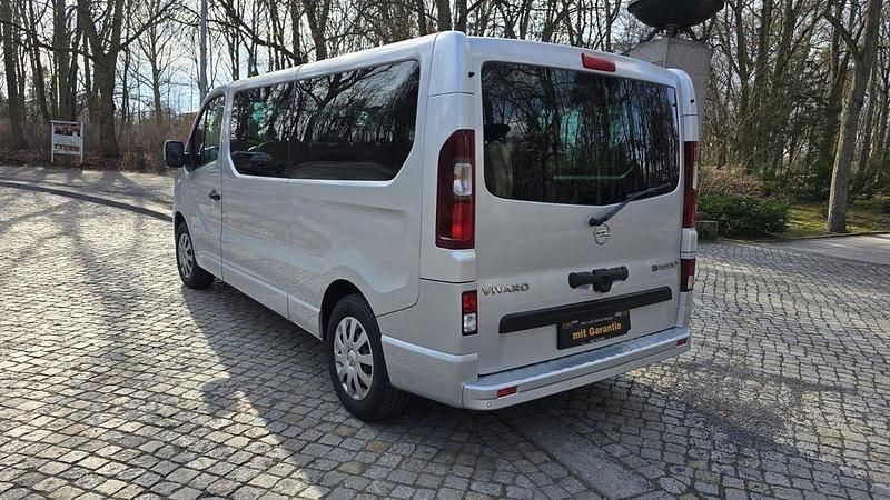 Gebraucht Opel Vivaro 125 PS (91 kW) 2016 Grau Van / Kleinbus