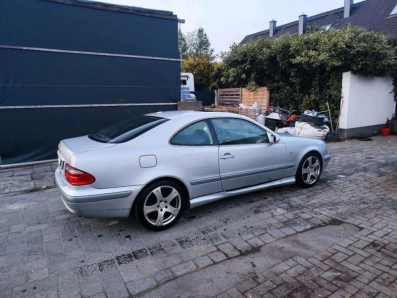 Usata Mercedes CLK430 279 CV (205 kW) 2000 Argento Coupé