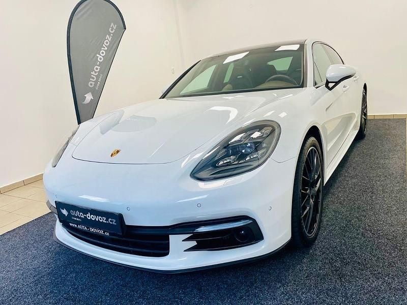 Weiß Gebraucht 2017 Porsche Panamera 4S Limousine | 62.499 € (Etwas zu teuer) - Bild 1/4
