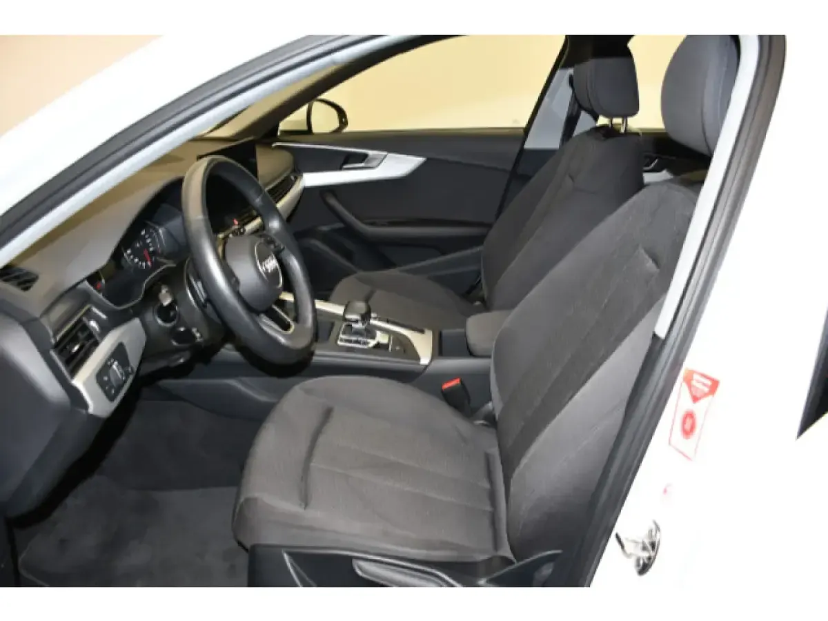 Gebraucht Audi A4 136 PS (100 kW) 2023 Kombi