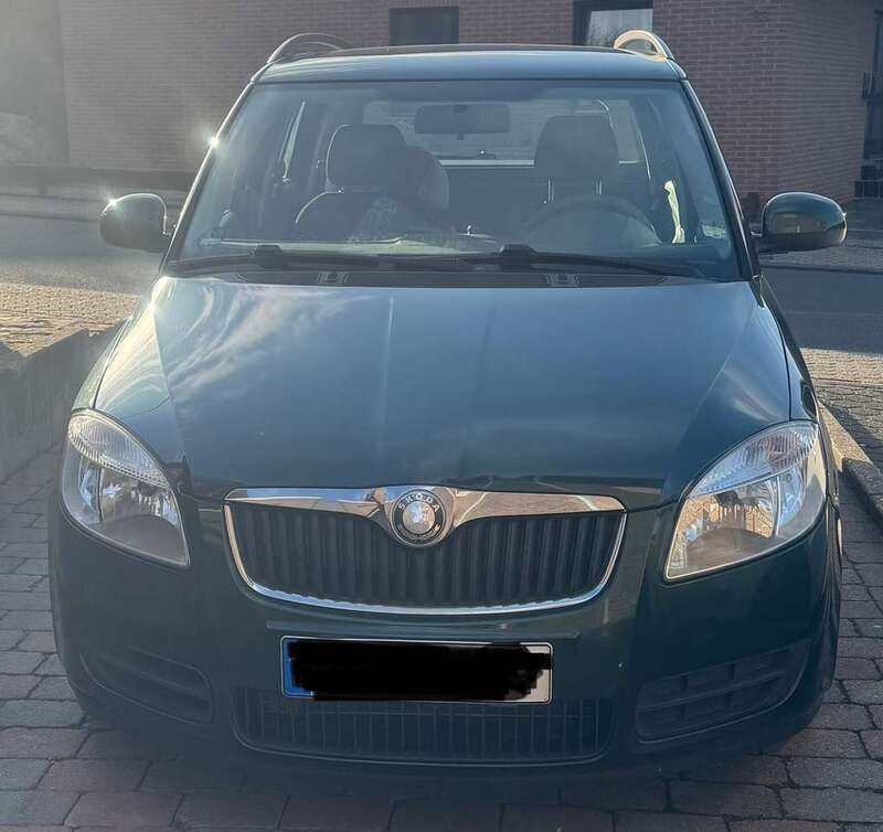 Grün Gebraucht 2008 Skoda Fabia Ambiente Kombi | 2.000 € - Bild 1/4