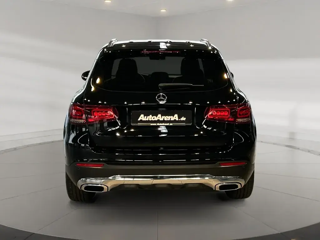 Gebraucht Mercedes GLC220 194 PS (142 kW) 2022 Unilack schwarz SUV
