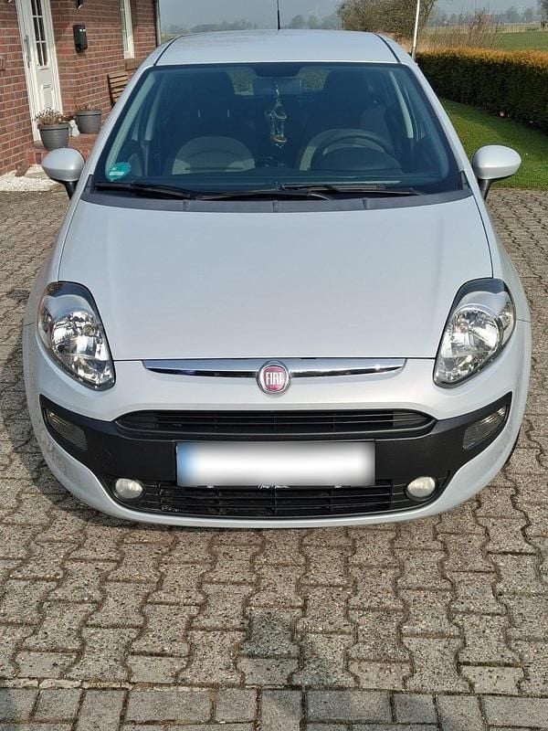 Gebraucht Fiat Punto 77 PS (56 kW) 2010 Weiß Kleinwagen