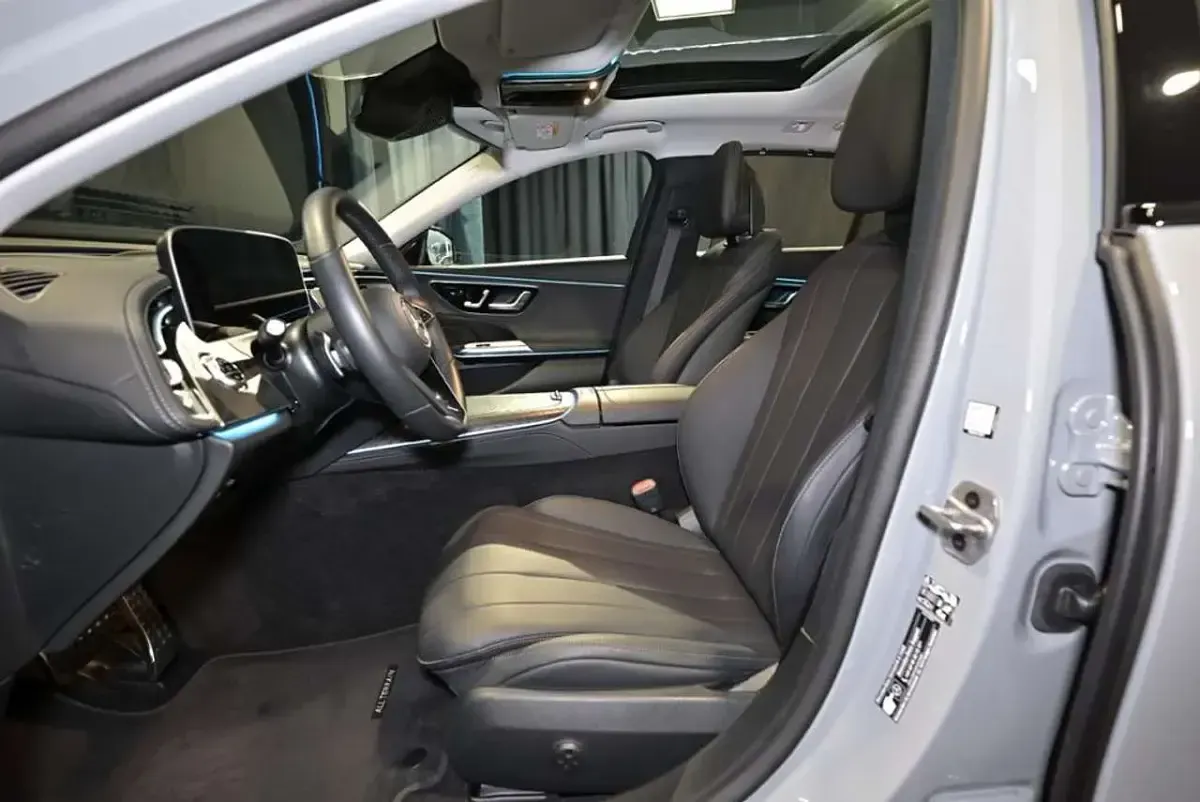 Gebraucht Mercedes E300 Night 313 PS (230 kW) 2025 Manufaktur lack manufaktur alp Limousine