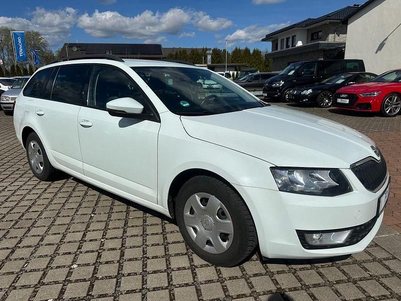 Gebraucht Skoda Octavia Ambition 110 PS (80 kW) 2016 Weiß Kleinwagen
